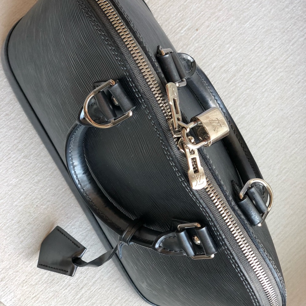 Louis Vuitton Alma PM - Picture 5 of 8